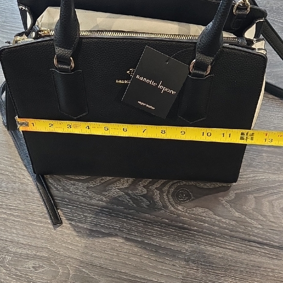 NWT Nanette Lepore Comtrast Convertible Vegan Leather Satchel Black White - Picture 7 of 8